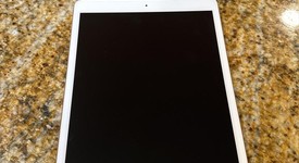 Good
													Apple iPad 8th Gen - Wi-Fi, Gold, 32 GB, A2270, photo 4 of 5