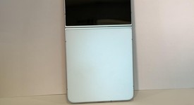 Good
													Samsung Galaxy Z Flip7 - Unlocked, Mint, 512 GB, 12 GB, SM-F766U1, photo 1 of 9