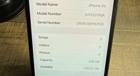 Good
													Apple iPhone Xs - Unlocked Non-US, Silver, 256 GB, A2097, photo 5 of 7