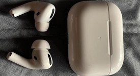 Used
													Apple AirPods Pro - MagSafe Case, photo 2 of 4