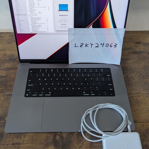 MacBook Pro 2021 - 16 inch - 1 TB, Gray, 16 GB, Apple M1 Pro 10-core