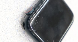 Good
													Apple Watch SE 2nd Gen 44mm - Unlocked, Midnight, A2727 - Cellular, Aluminum, photo 5 of 9