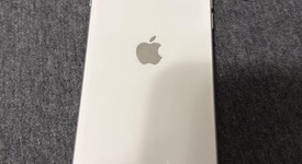 Fair
													Apple iPhone SE 2nd Gen 2020 - Unlocked, White, 64 GB, A2275, photo 4 of 6