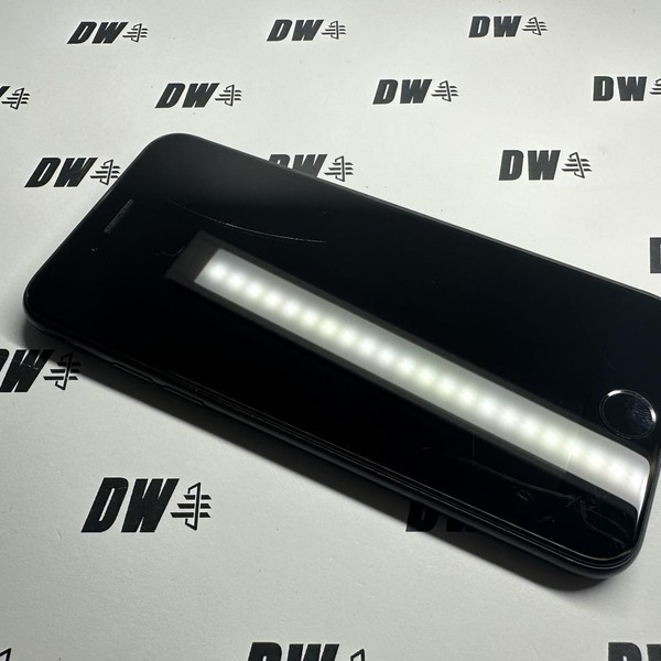 Apple iPhone SE 3rd Gen 2022 - Unlocked, 64 GB, Midnight, A2595