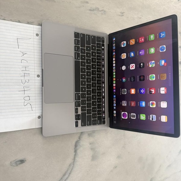 MacBook Pro 2020 - 13 inch - 512 GB, Gray, 8 GB, Intel Core i5