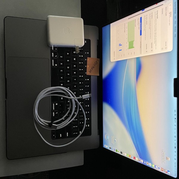 MacBook Pro 2021 - 16 inch - 2 TB, Gray, 64 GB, Apple M1 Max