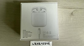 Used
													Apple AirPods 2nd Gen - Lightning Case, photo 3 of 8