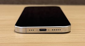 Mint
													Apple iPhone 16 Pro - AT&T, White, 128 GB, A3083, photo 3 of 10