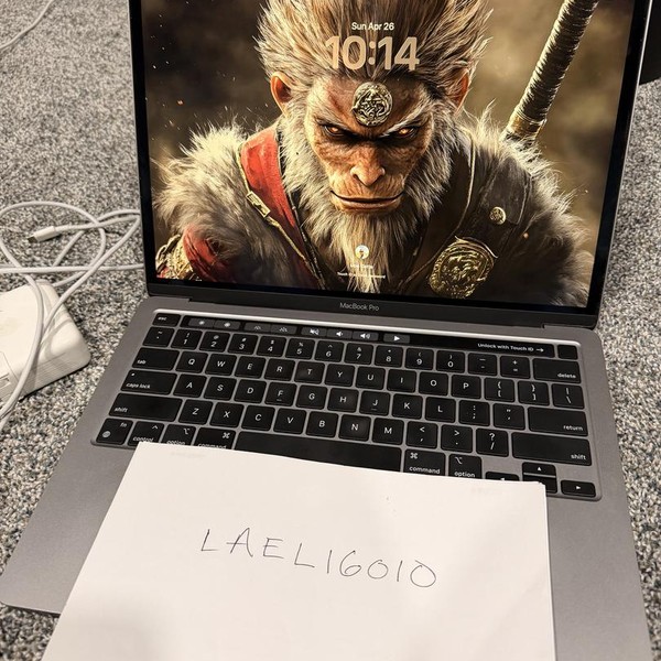 MacBook Pro 2020 - 13 inch - 512 GB, Gray, 16 GB, Apple M1