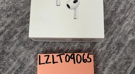New
													Apple AirPods 3rd Gen - MagSafe Case, photo 1 of 2