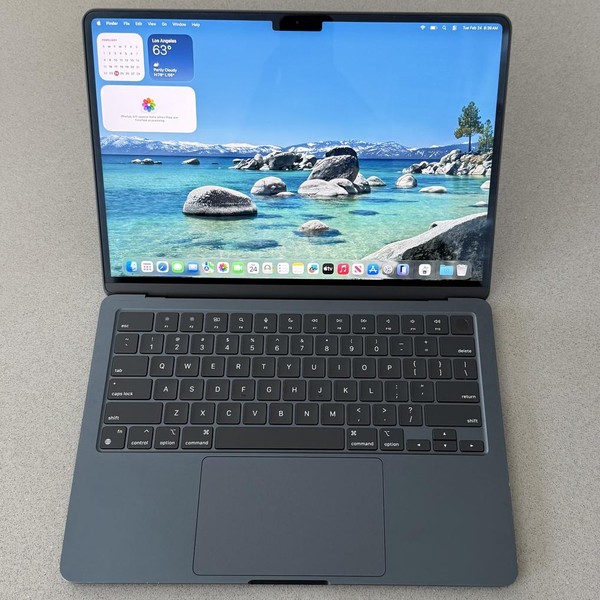 MacBook Air 2022 (M2) - 13 inch - 256 GB, Midnight, 8 GB, Apple M2