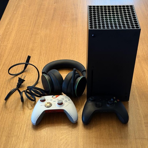 Xbox Series X (2020) - Black, 1 TB, standard