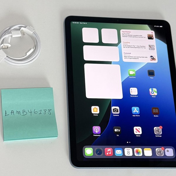 Apple iPad Air 5th Gen - Wi-Fi, 256 GB, Blue, A2588