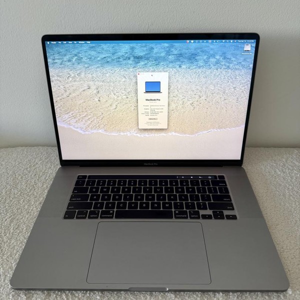 MacBook Pro 2019 - 16 inch - 512 GB, Silver, 16 GB, Intel Core i7
