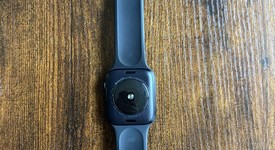 Good
													Apple Watch SE 2nd Gen 44mm - Unlocked, Midnight, A2727 - Cellular, Aluminum, photo 4 of 4