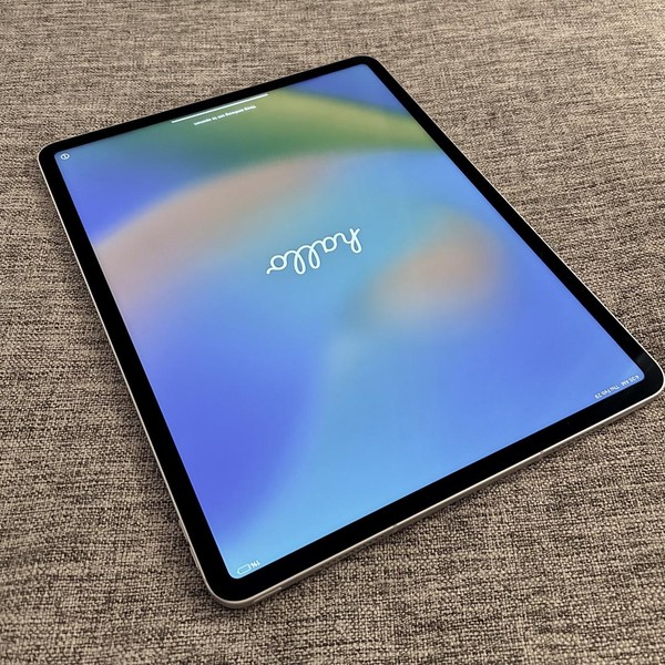 Apple iPad Pro 12.9 inch 4th Gen 2020 - Unlocked, 256 GB, Silver, A2069