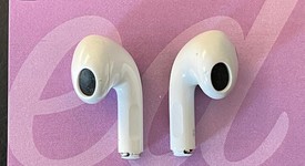 Used
													Apple AirPods 3rd Gen - MagSafe Case, photo 4 of 5