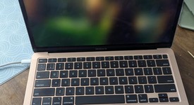 Good
													MacBook Air 2020 - 13" - I5, Gold, 256 GB, 8 GB, photo 1 of 7