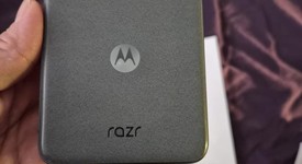Mint
													Motorola Razr (2024) - Unlocked, Gray, 256 GB, 8 GB, photo 4 of 9