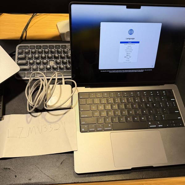 MacBook Pro 2021 - 14 inch - 4 TB, Silver, 16 GB, Apple M1 Pro 8-core