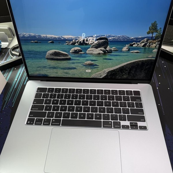 MacBook Air 2025 (M4) - 15 inch - 512 GB, Sky Blue, 24 GB, Apple M4