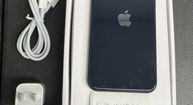 Good
													Apple iPhone SE 3rd Gen 2022 - Unlocked, Midnight, 128 GB, A2595, photo 2 of 3