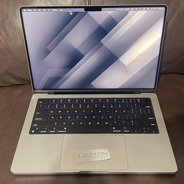 MacBook Pro Late 2023 (M3) - 14 inch - 1 TB, Silver, 18 GB, Apple M3 Pro 12-core, 18-core GPU