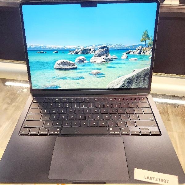 MacBook Air 2022 (M2) - 13 inch - 256 GB, Midnight, 8 GB, Apple M2