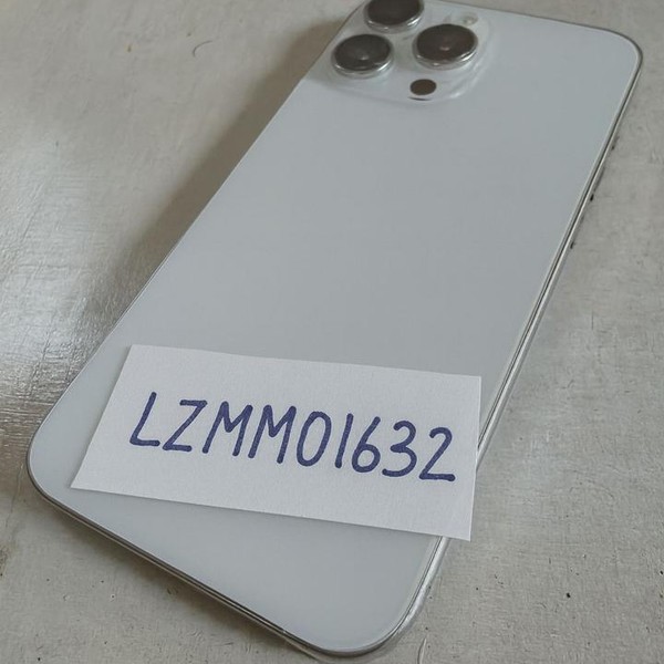 Apple iPhone 16 Pro Max - Unlocked, 1 TB, White, A3084