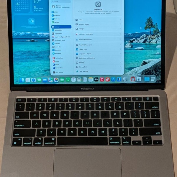 MacBook Air 2020 - 13 inch - 512 GB, Gray, 8 GB, Apple M1