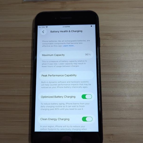 Apple iPhone SE 3rd Gen 2022 - Unlocked, 128 GB, Midnight, A2595