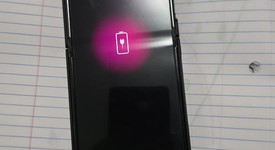 Mint
													Motorola Razr (2024) - Unlocked, Gray, 256 GB, 8 GB, photo 1 of 7
