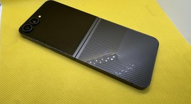 Good
													Samsung Galaxy Z Flip6 - Unlocked, Black, 256 GB, 12 GB, SM-F741U1, photo 1 of 3