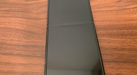 Good
													Samsung Galaxy Z Flip4 5G - Unlocked, Graphite, 128 GB, 8 GB, SM-F721U1, photo 2 of 3