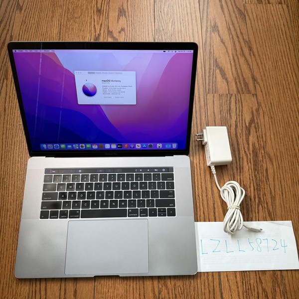 MacBook Pro 2017 (With Touch Bar) - 15 inch - 1 TB, Silver, 16 GB, Intel Core i7