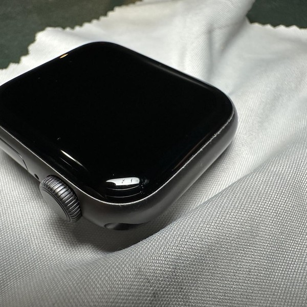Apple Watch Series 4 40mm - Gray, A1977 - GPS, Aluminum