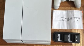 Fair
													PlayStation 4 Slim - White, 500 GB, photo 2 of 8