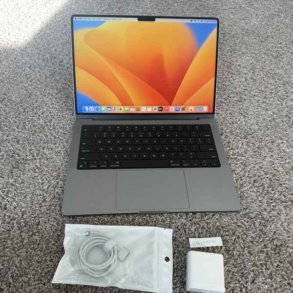 MacBook Pro Late 2023 (M3) - 14 inch - 512 GB, Gray, 8 GB, Apple M3, 10-core GPU