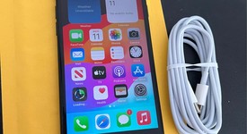 Good
													Apple iPhone SE 2nd Gen 2020 - Unlocked, Black, 128 GB, A2275, photo 2 of 7