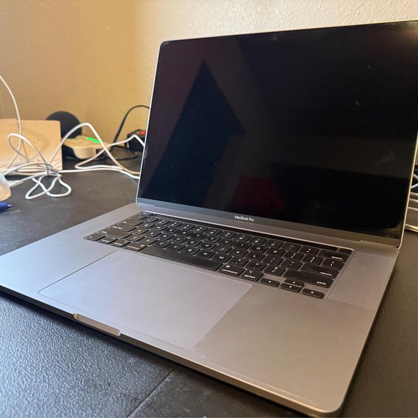 MacBook Pro 2019 - 16 inch - 1 TB, Gray, 16 GB, Intel Core i9