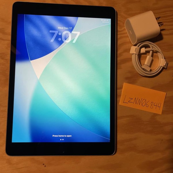 Apple iPad 9th Gen - Wi-Fi, 64 GB, Silver, A2602