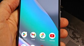 Mint
													Google Pixel 10 Pro - Unlocked, Moonstone, 256 GB, G4QUR, photo 3 of 14