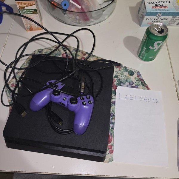 PlayStation 4 Slim - 500 GB, Black