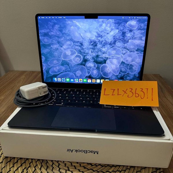 MacBook Air 2024 (M3) - 13 inch - 2 TB, Midnight, 24 GB, Apple M3, 10-core GPU