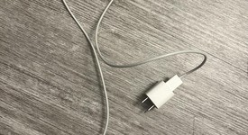Good
													Apple Watch SE 2nd Gen 44mm - Verizon, Starlight, A2727 - Cellular, Aluminum, photo 3 of 6