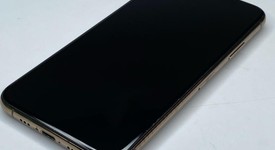 Good
													Apple iPhone Xs - Verizon, Gold, 64 GB, A1920, photo 3 of 7