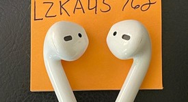 Used
													Apple AirPods 2nd Gen - Lightning Case, photo 5 of 5