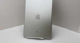 Mint
													Apple iPad 9th Gen - Unlocked, Silver, 64 GB, A2603, photo 3 of 5