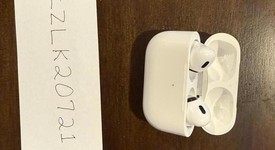Used
													Apple AirPods Pro 2 - Lightning, photo 1 of 3