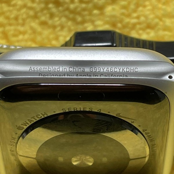 Apple Watch Series 4 44mm - Silver, A1978 - GPS, Aluminum